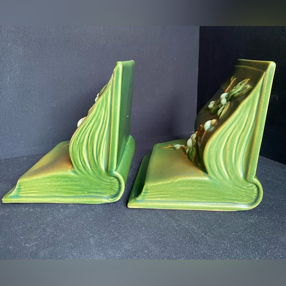 Roseville Green Snowberry Ceramic Bookends Floral Design 40s 50s Vintage Pottery - Picture 3 of 10